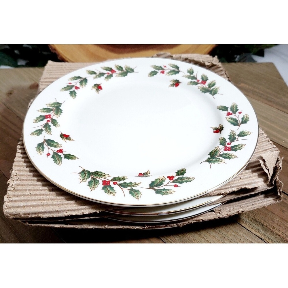 Holly Berry Dessert Plates Porcelain w/ 22-KT Gold Rim FL Mketplce Entertaining